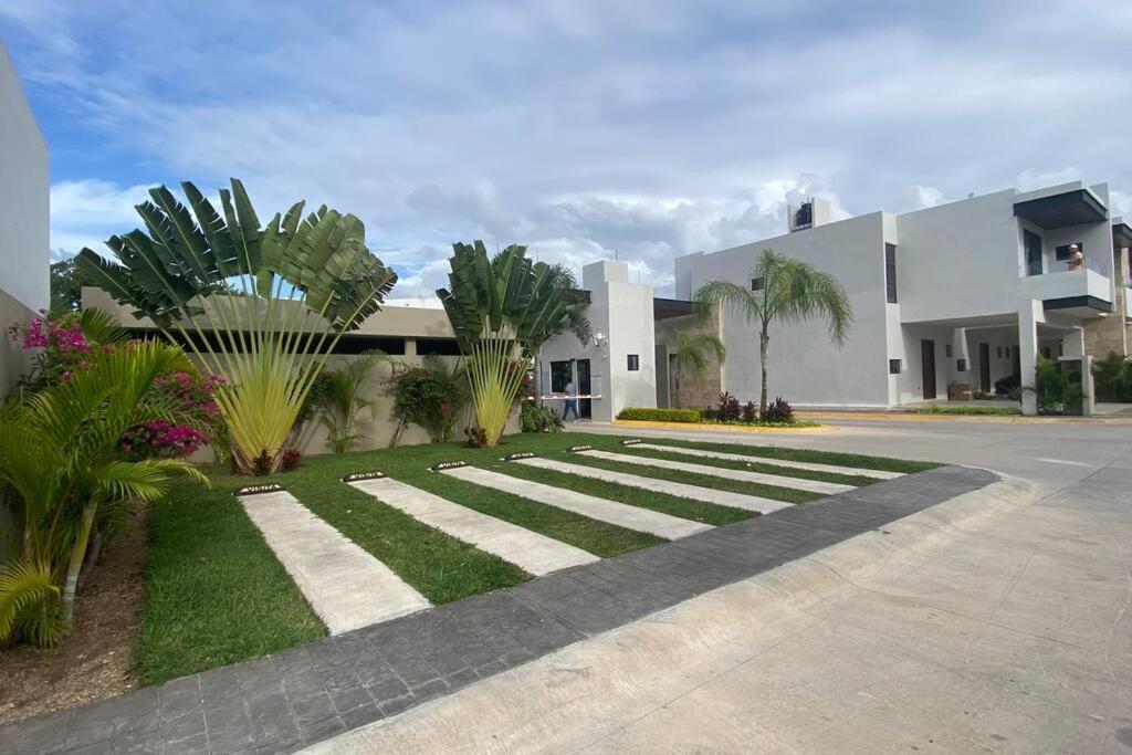 Big New House In Selvanova Coto 9 Плая-дель-Кармен Экстерьер фото